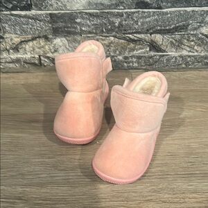 Pink Toddler Girl Slipper Booties with Velcro straps‎